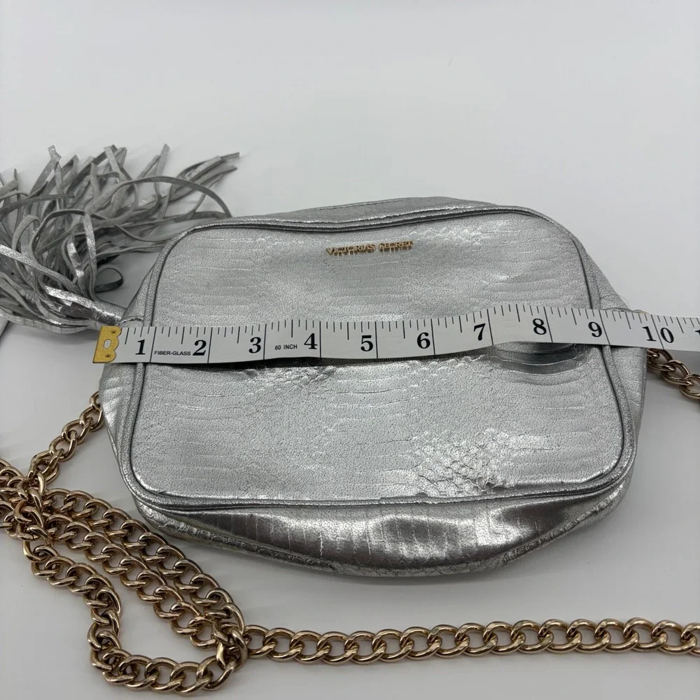 Victoria's Secret‎ Crossbody Bag Silver Womens OS Snakeskin Tassel Chain Strap
